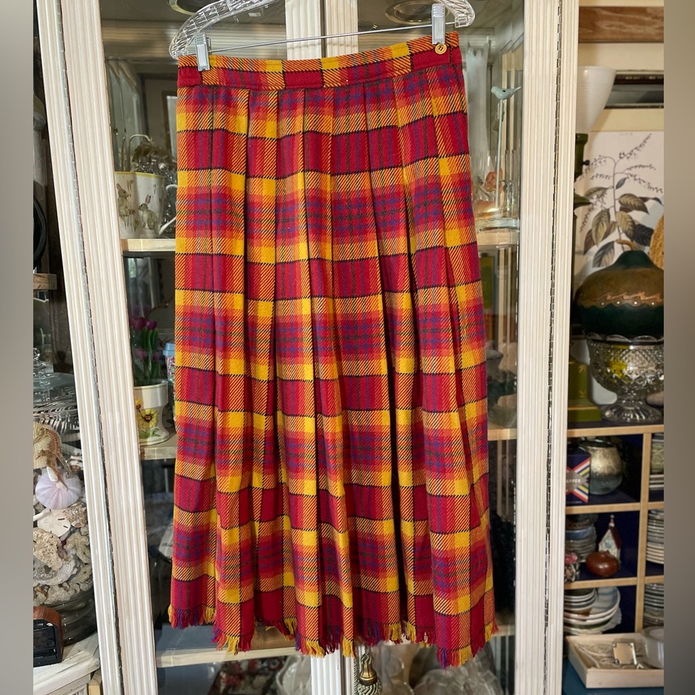 Vintage 1980’s Chaus red & yellow plaid pleated wool blend fringe bottom skirt 8